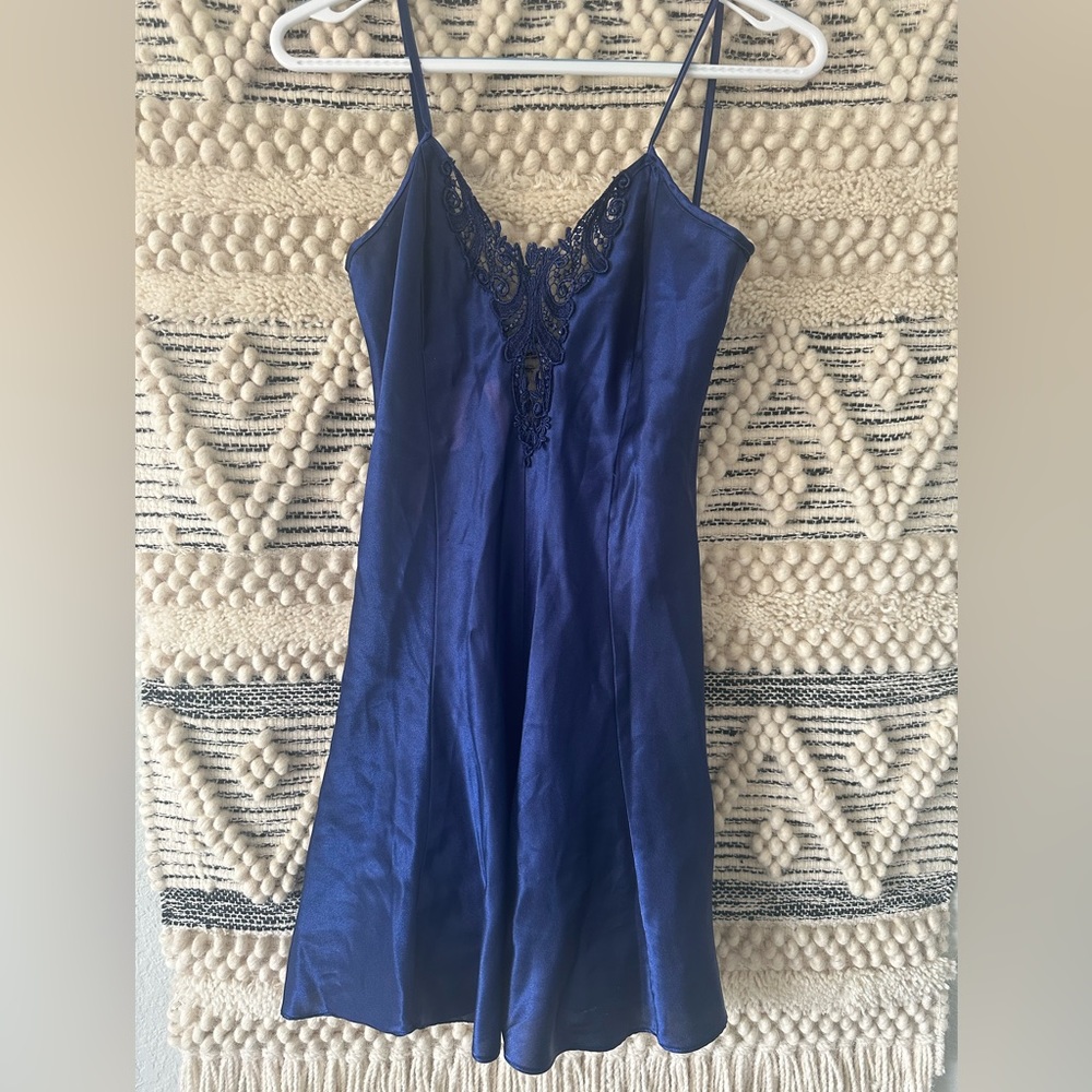 L.A. Intimates vintage night gown